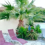 Holiday home Reve D'azur: Beachfront With Shared Pool And Bbq Terrace Sainte-Maxime