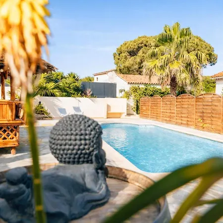 Holiday home Reve D'azur: Beachfront With Shared Pool And Bbq Terrace