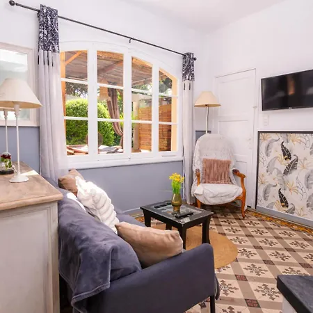 Vakantiehuis Maison Julia Bord De - 2 - De La Nartelle - Maxime - Piscine Partagee - Parking - Bbq - Draps Inclus