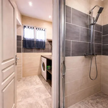 Maison Julia Bord De - 2 - De La Nartelle - Maxime - Piscine Partagee - Parking - Bbq - Draps Inclus بيت للعطل *