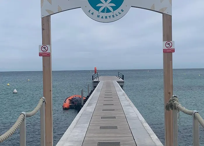 Rêve D'azur plage de la Nartelle, maison Julia avec Piscine partagée, Parking&Terrasse BBQ, Wifi et Draps Inclus Hébergement de vacances Sainte-Maxime