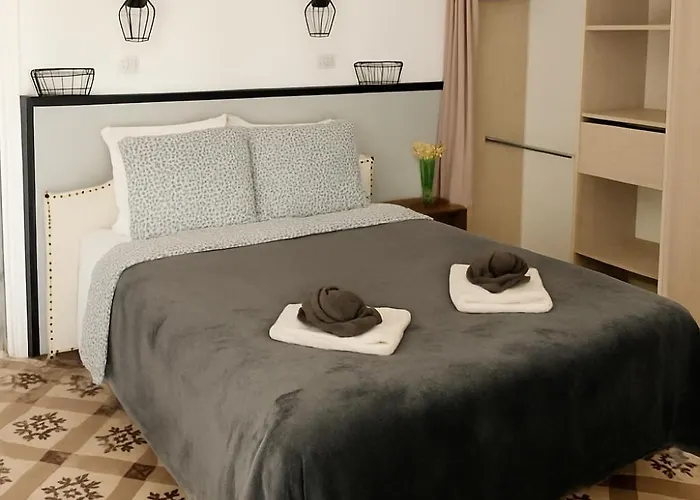 Rêve D'azur plage de la Nartelle, maison Julia avec Piscine partagée, Parking&Terrasse BBQ, Wifi et Draps Inclus * Sainte-Maxime