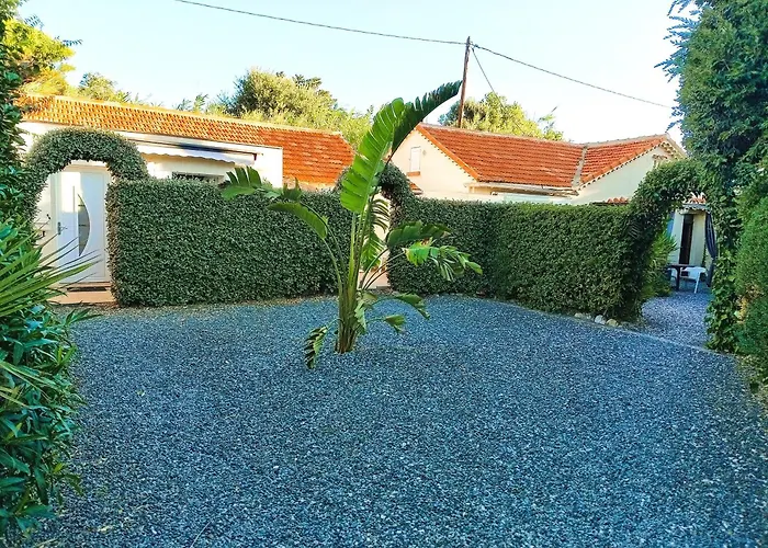 Rêve D'azur plage de la Nartelle, maison Julia avec Piscine partagée, Parking&Terrasse BBQ, Wifi et Draps Inclus