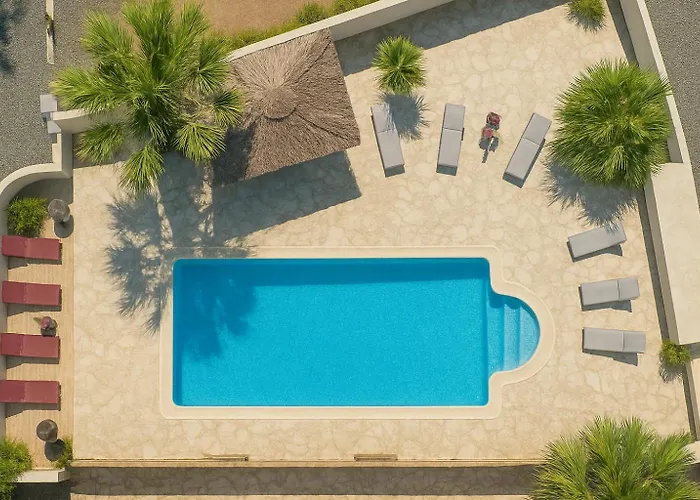 Reve D'azur: Beachfront With Shared Pool And Bbq Terrace Holiday home *